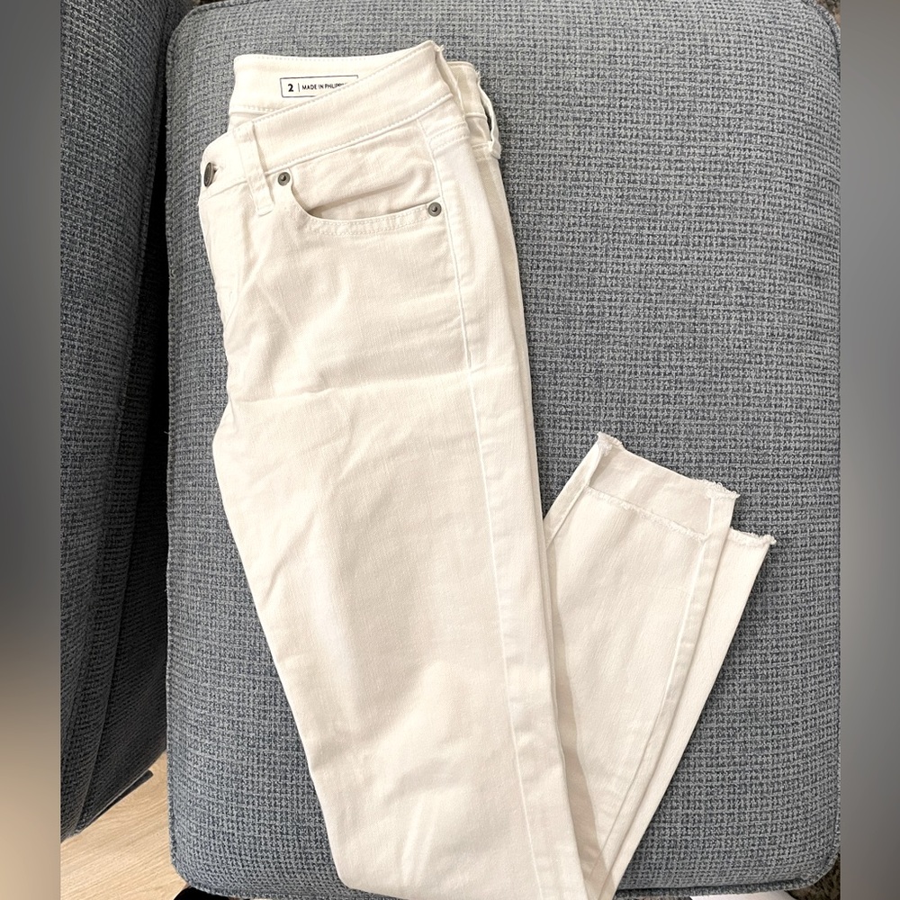 Vineyard Vines White Stepped Hemmed Jeans